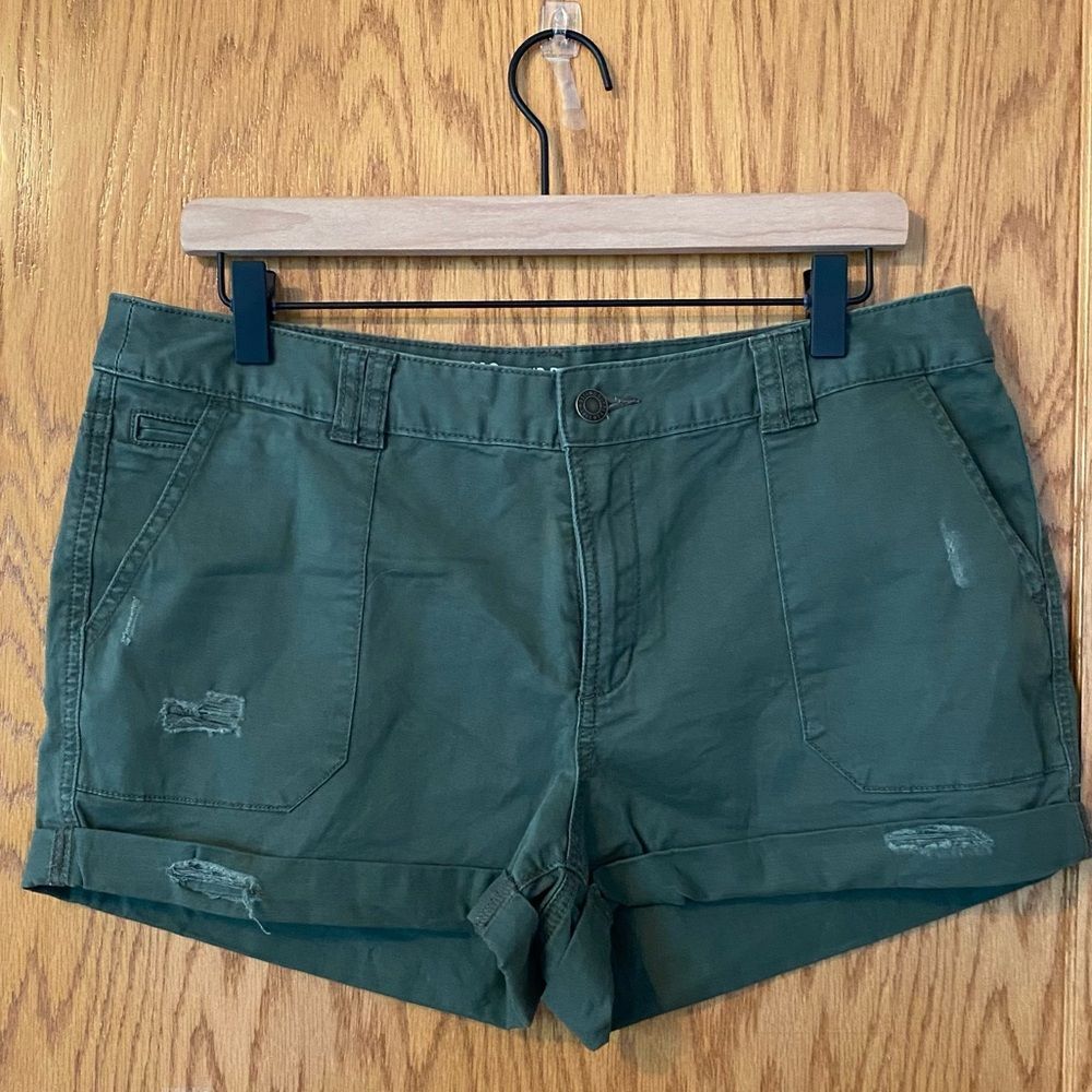 Mossimo Mid Rise Distressed Short